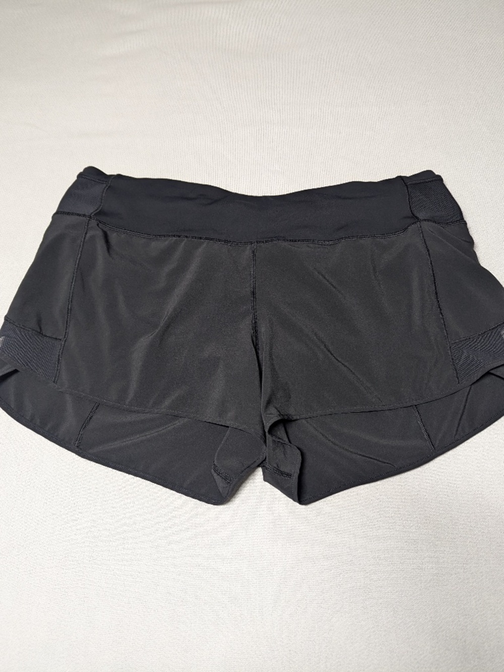 Lululemon Mesh Over Miles 3" Shorts - Size 12